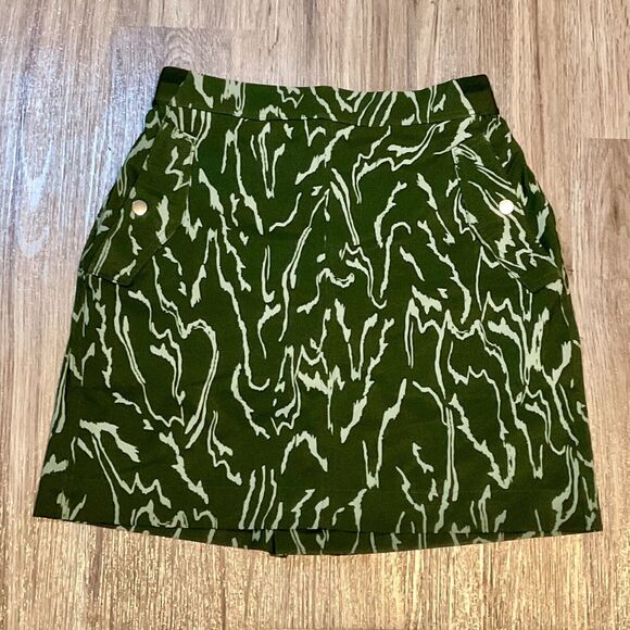 Athleta Vienna Cargo Skort Voyage Eucalyptus Olive Green Women's Size 4 Skirt - Picture 1 of 10